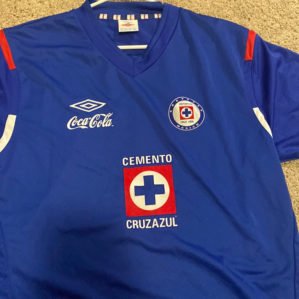 Cruz azul jersey xxl fits more like an xl